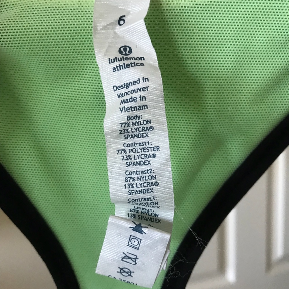 Lululemon Athletica Workout top size 6